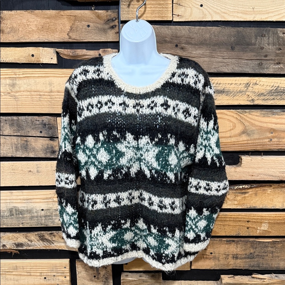 Vintage Gap Hand Knit Mohair Alpaca Blend Cozy
Snowflake Fair Aisle Sweater M